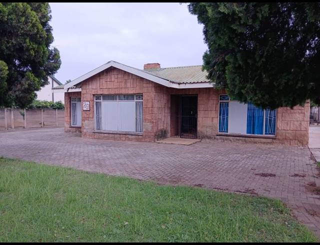3 BEDROOM HOUSE FOR SALE IN THREE RIVERS